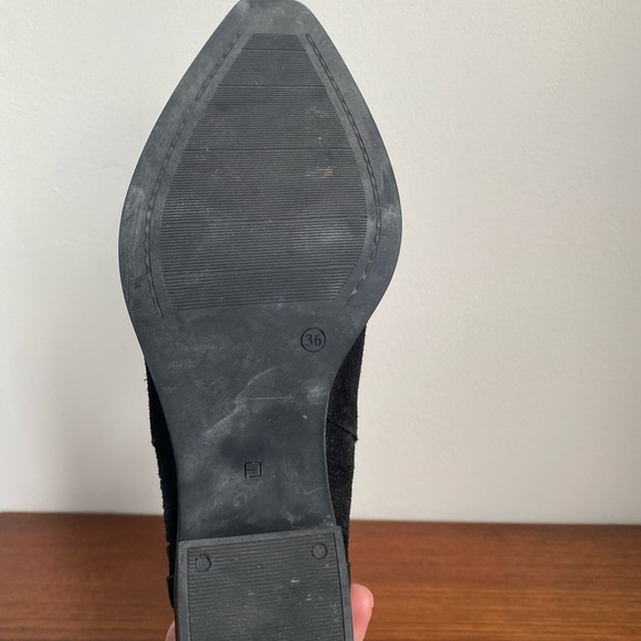 Suede Black Heel Boots with removable strap - Picture 13 of 16